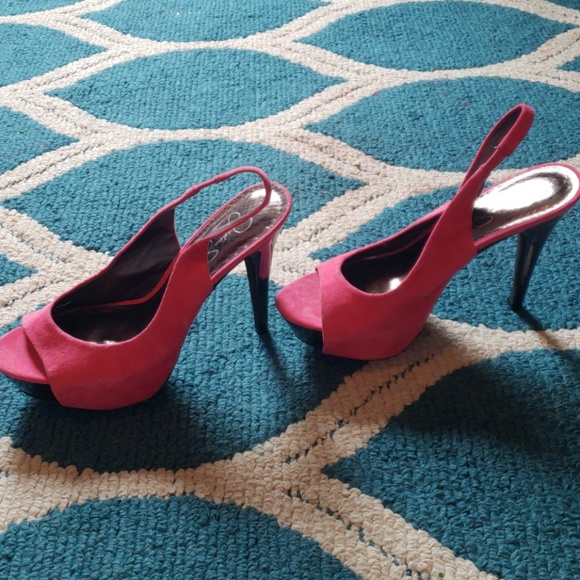 Shoes - Picture 2 of 3